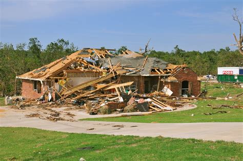 Connie´s House got destroyed by the Storm Scene (Part 2/2) / .